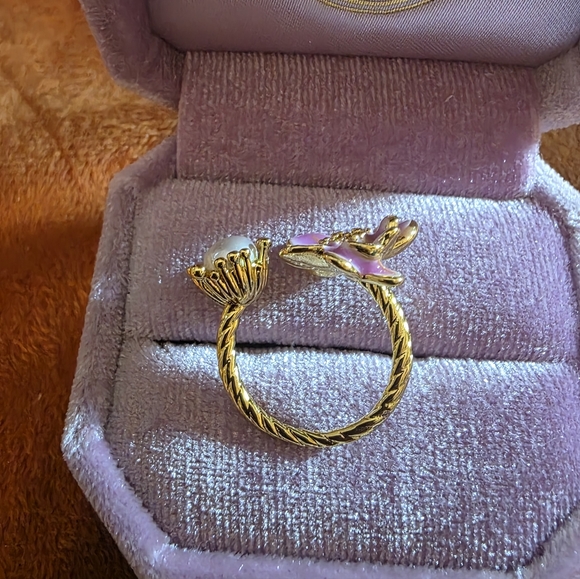 LAMENO Pink and Gold Floral Pearl Ring - Picture 4 of 6